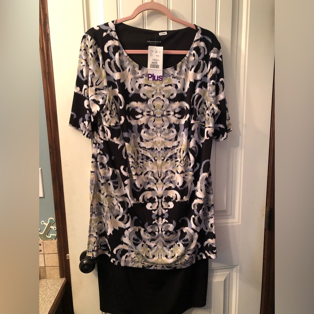 connected apparel Scoop Neck dress  in Black, White & Olive Accent